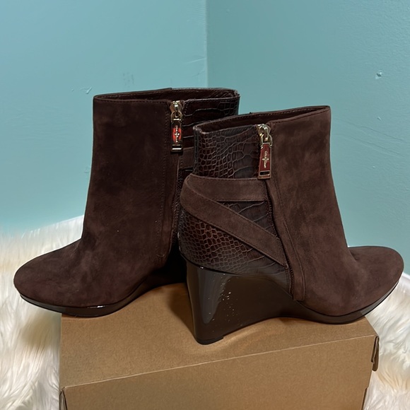 Cole Haan Brown Suede Wedges Booties 10B - Picture 3 of 6